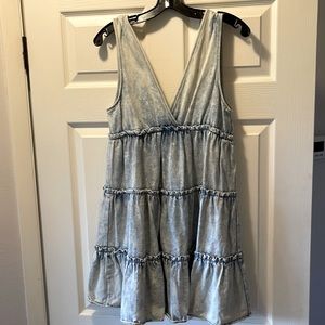Boutique jean dress. Entro is the brand. Size Small.